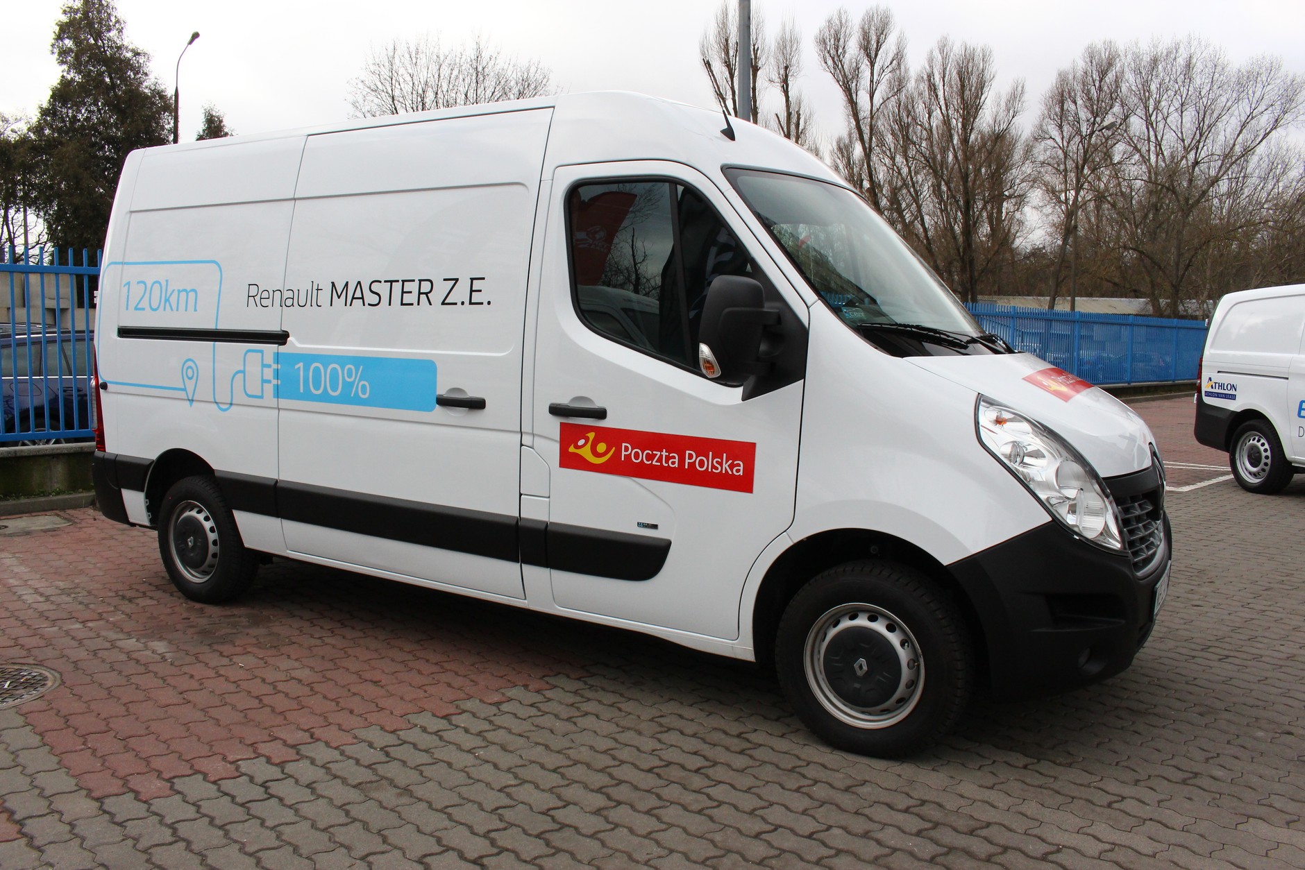 Poczta Polska testuje elektryczne dostawczaki