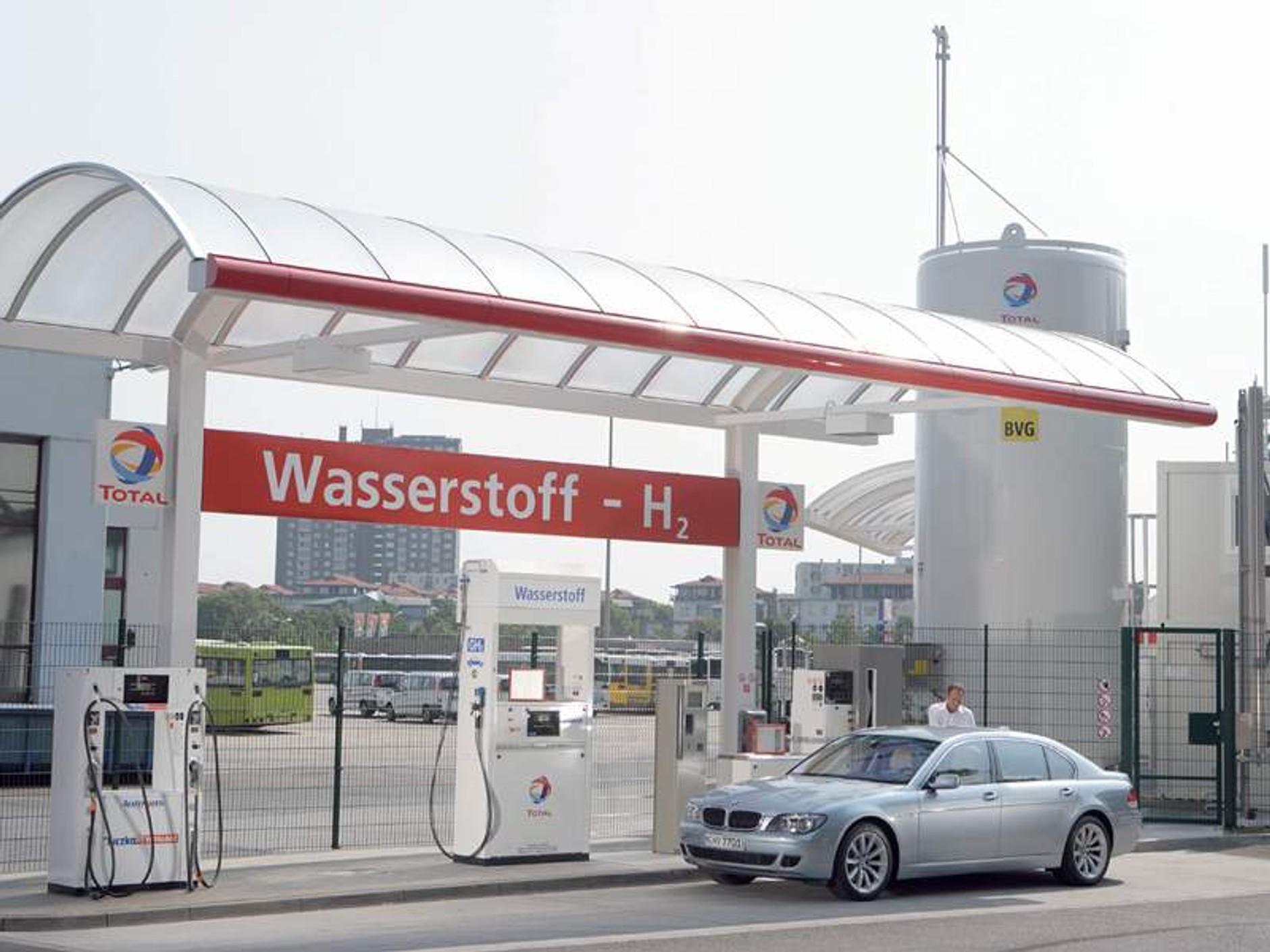 Wodorowa limuzyna BMW – popyt większy od podaży