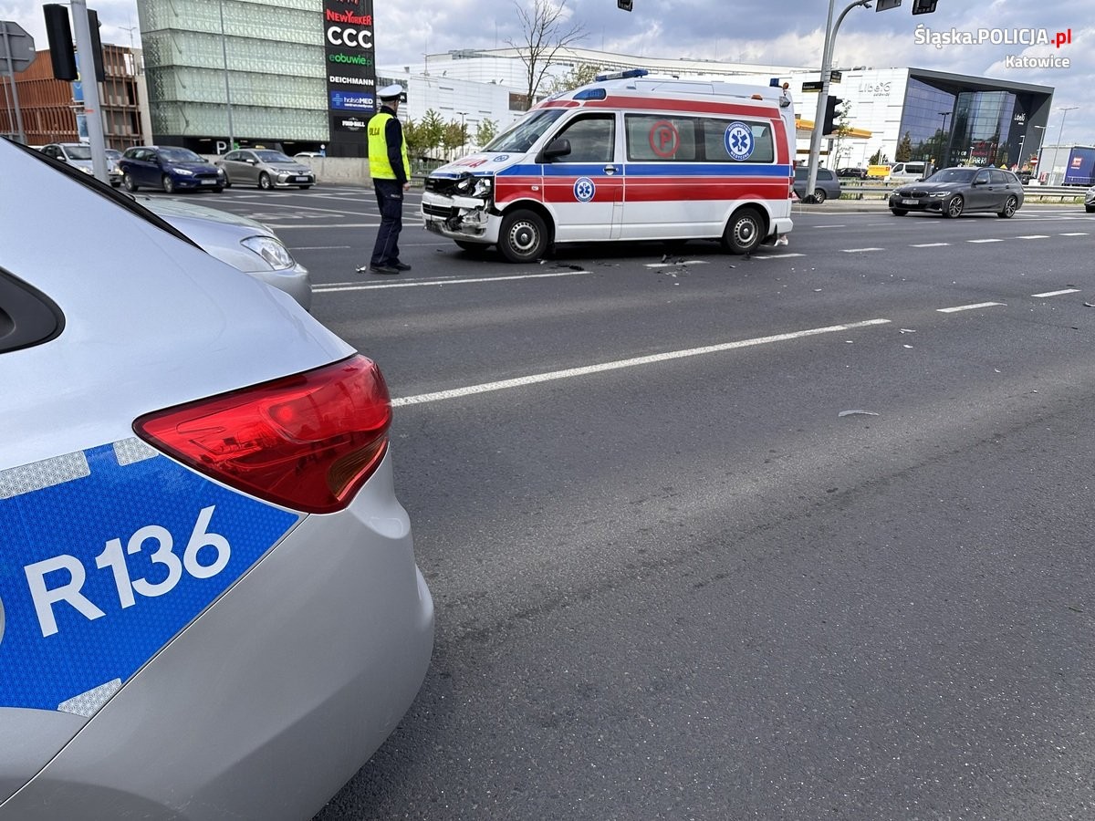 Wypadek na skrzyżowaniu w Katowicach