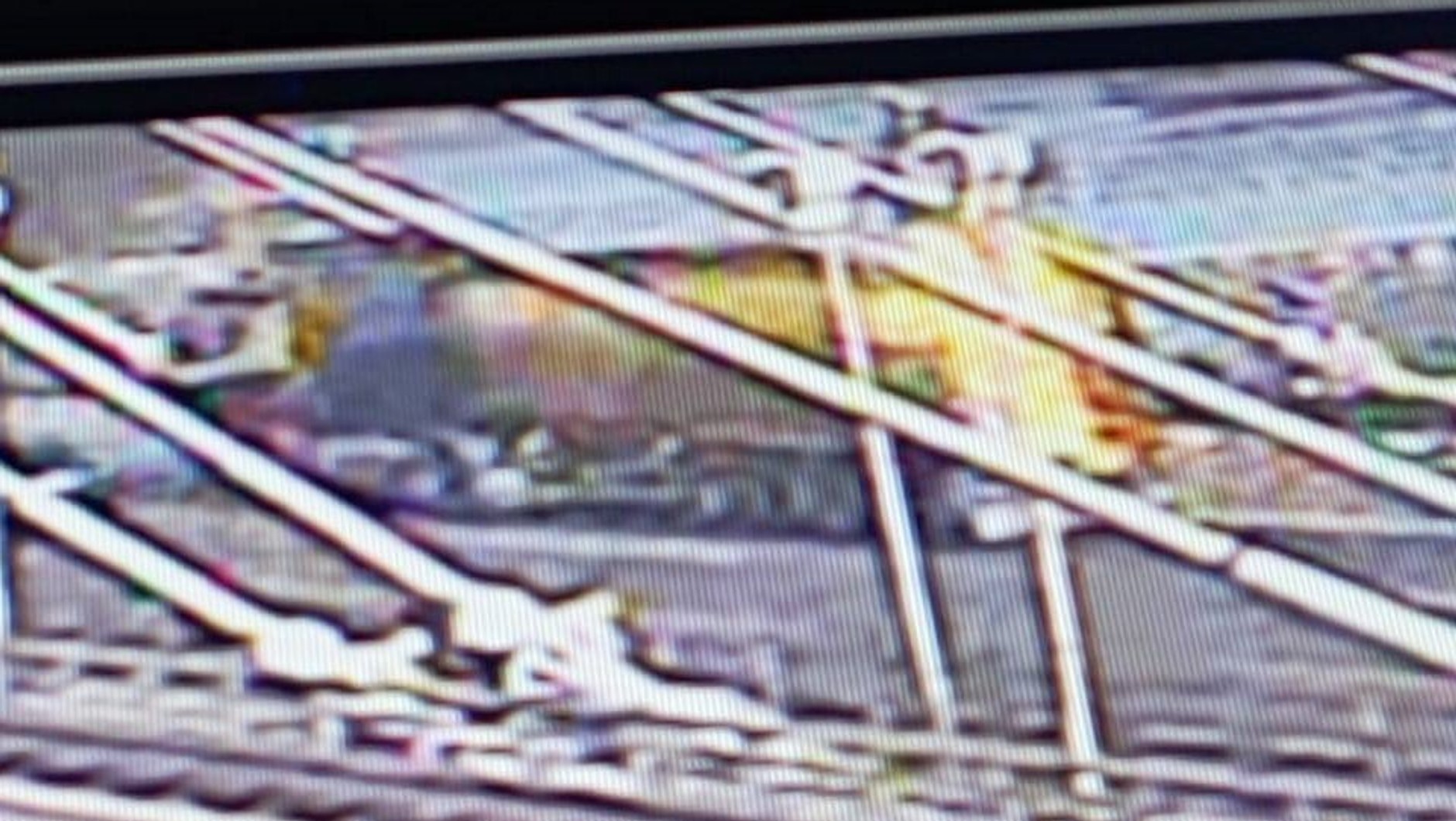 Policja prosi o kontakt świadków wypadku, w którym uczestniczyła widoczna na zdjęciu ciężarówka