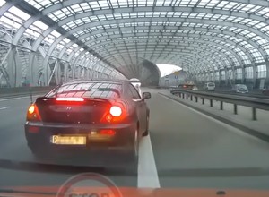 "Poganiacz" rządził na drodze S8. Nagrała się jego twarz. "Ładnie się bawią w tej policji" [WIDEO]