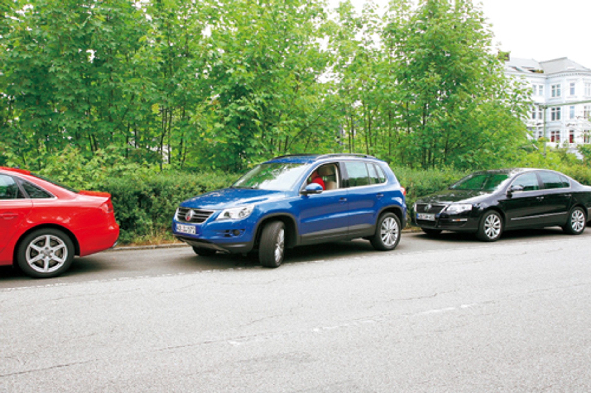 Czy warto wyposażyć auto w asystenta parkowania?