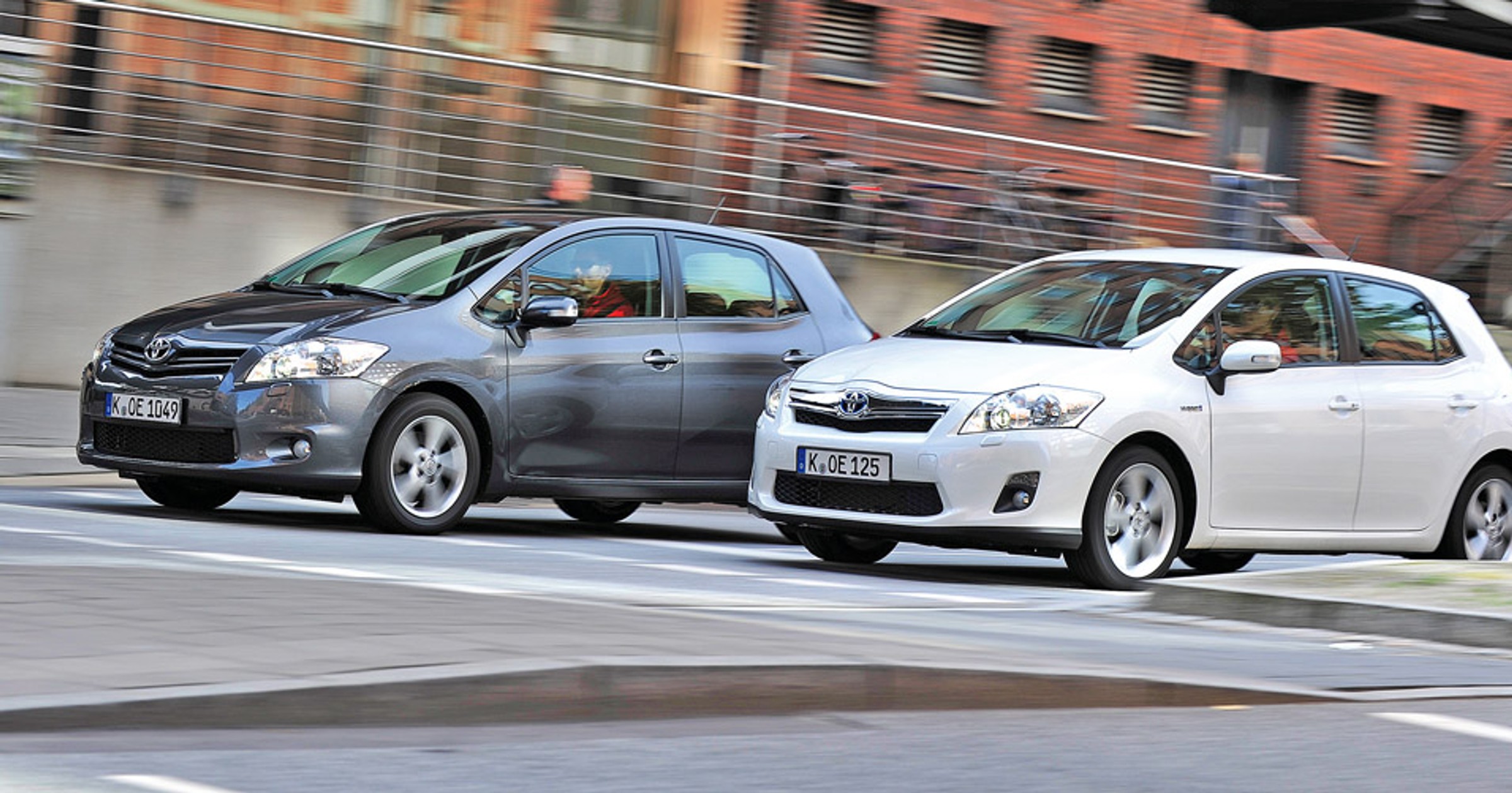 Auris 1.8 HSD kontra Auris 2.0 D-4D: diesel kontra hybryda, dwie drogi do niskiego spalania
