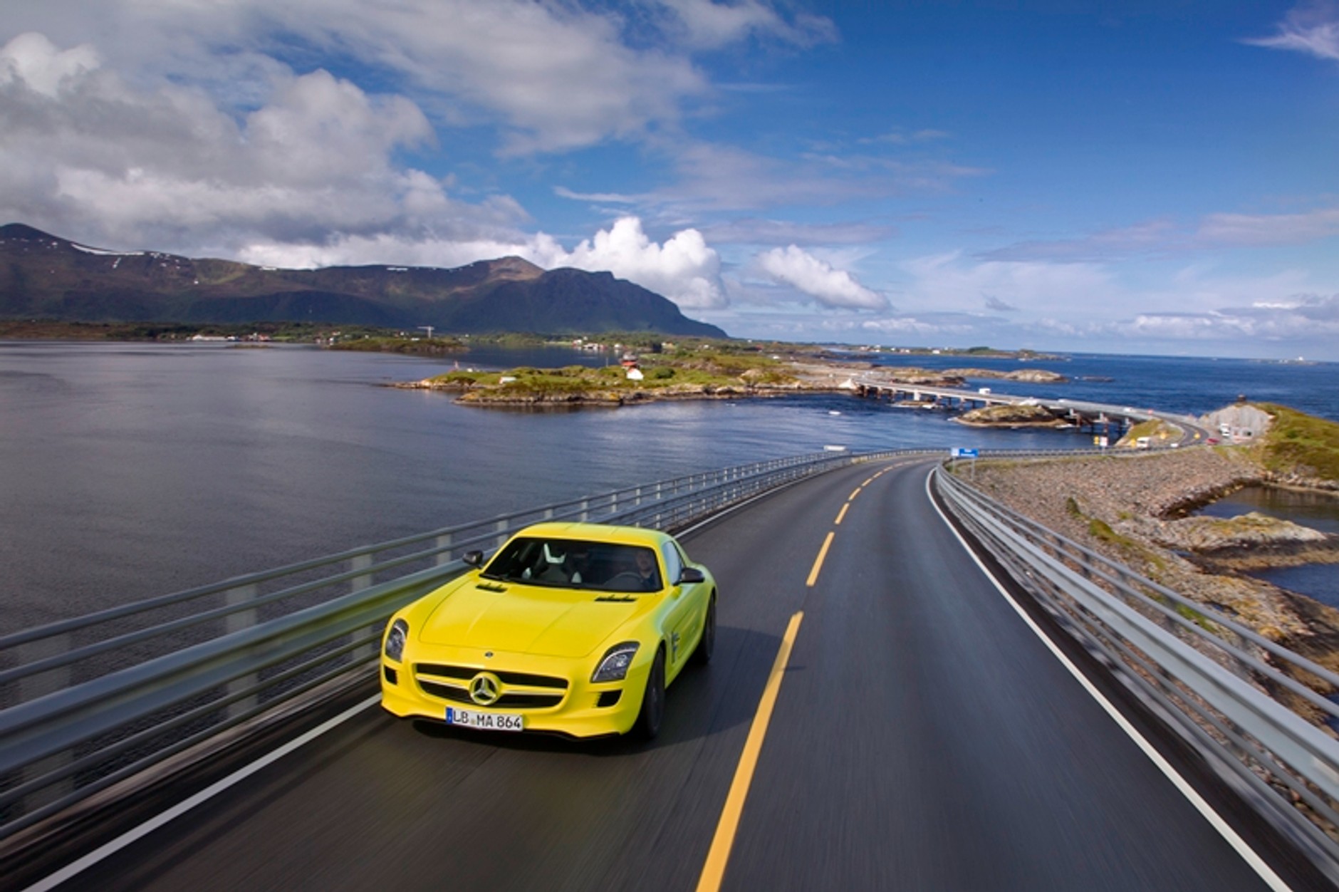 Mercedes SLS AMG E-Cell – z e-pięknem trzeba obcować