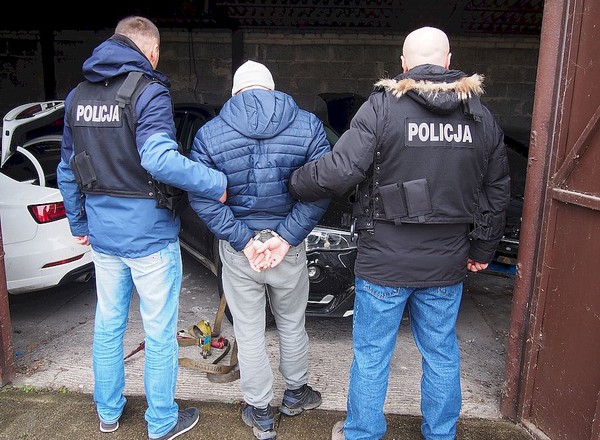Kolejna dziupla zlikwidowana. Złodzieje jednak byli szybsi od policji