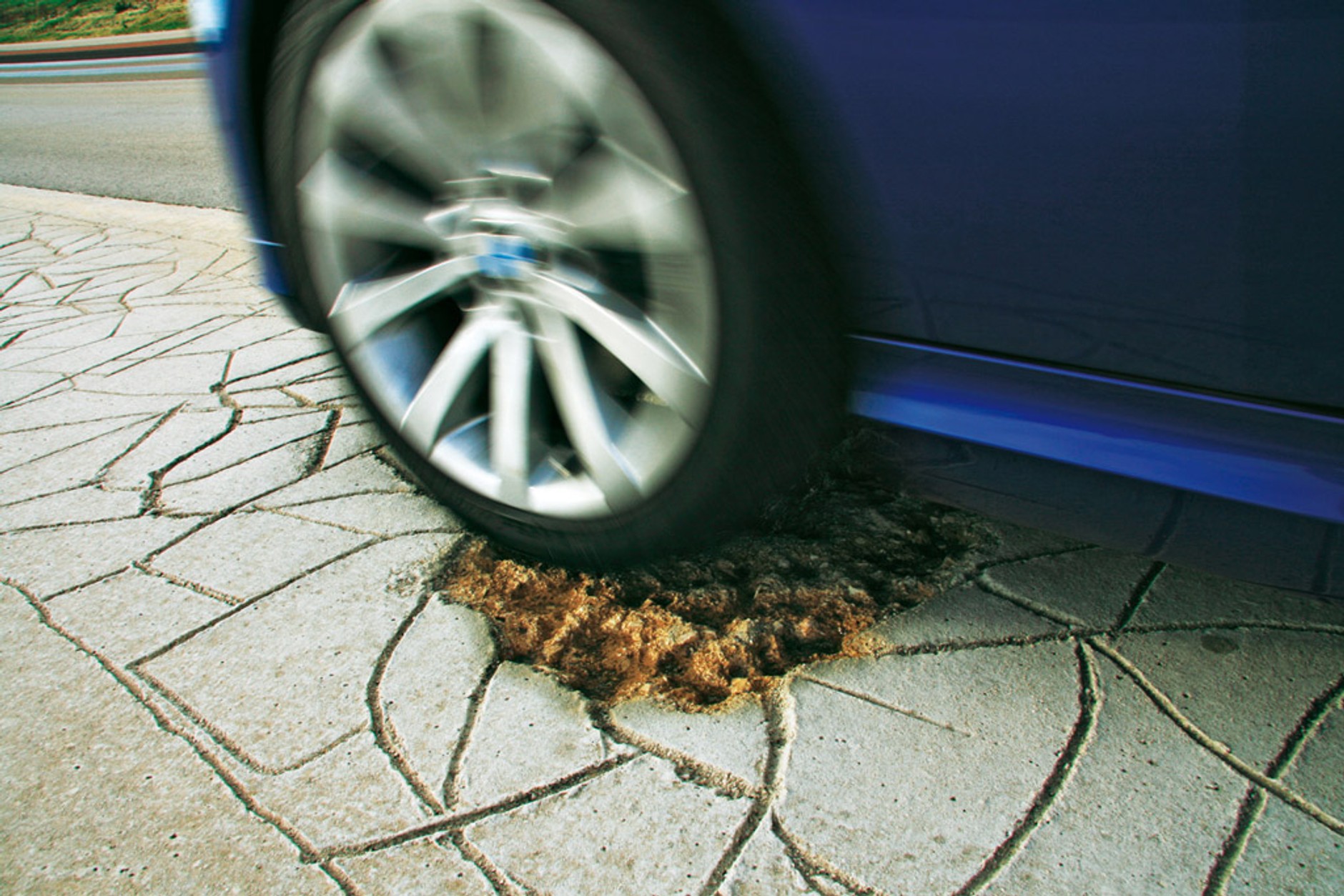 Test opon zimowych 225/45 R17: na czym bezpiecznie przejechać przez zimę?