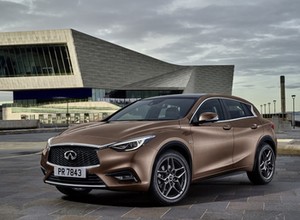 Frankfurt 2015: debiut Infiniti Q30