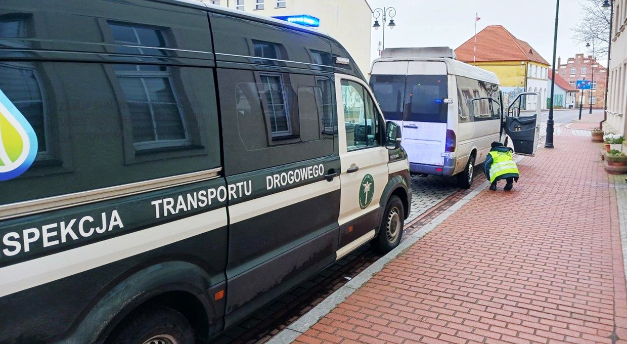 Inspektorzy ITD nie przestawali drążyć. Kierowca z sekundy na sekundę pogrążał się coraz bardziej