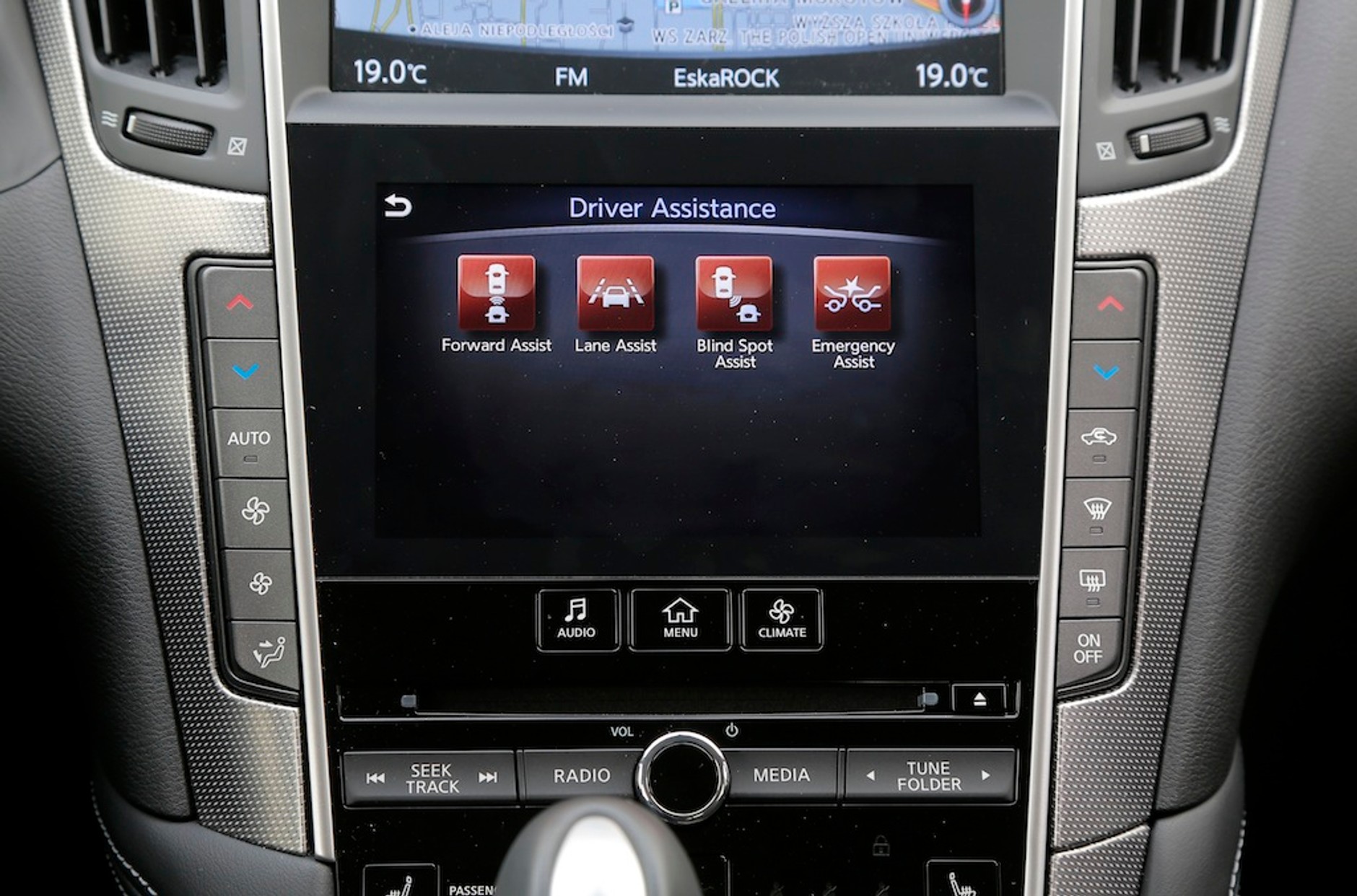 Test Infiniti Q50 2.2d