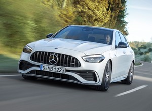 Nowy Mercedes Klasy C wreszcie w wersji AMG, ale z czterema cylindrami