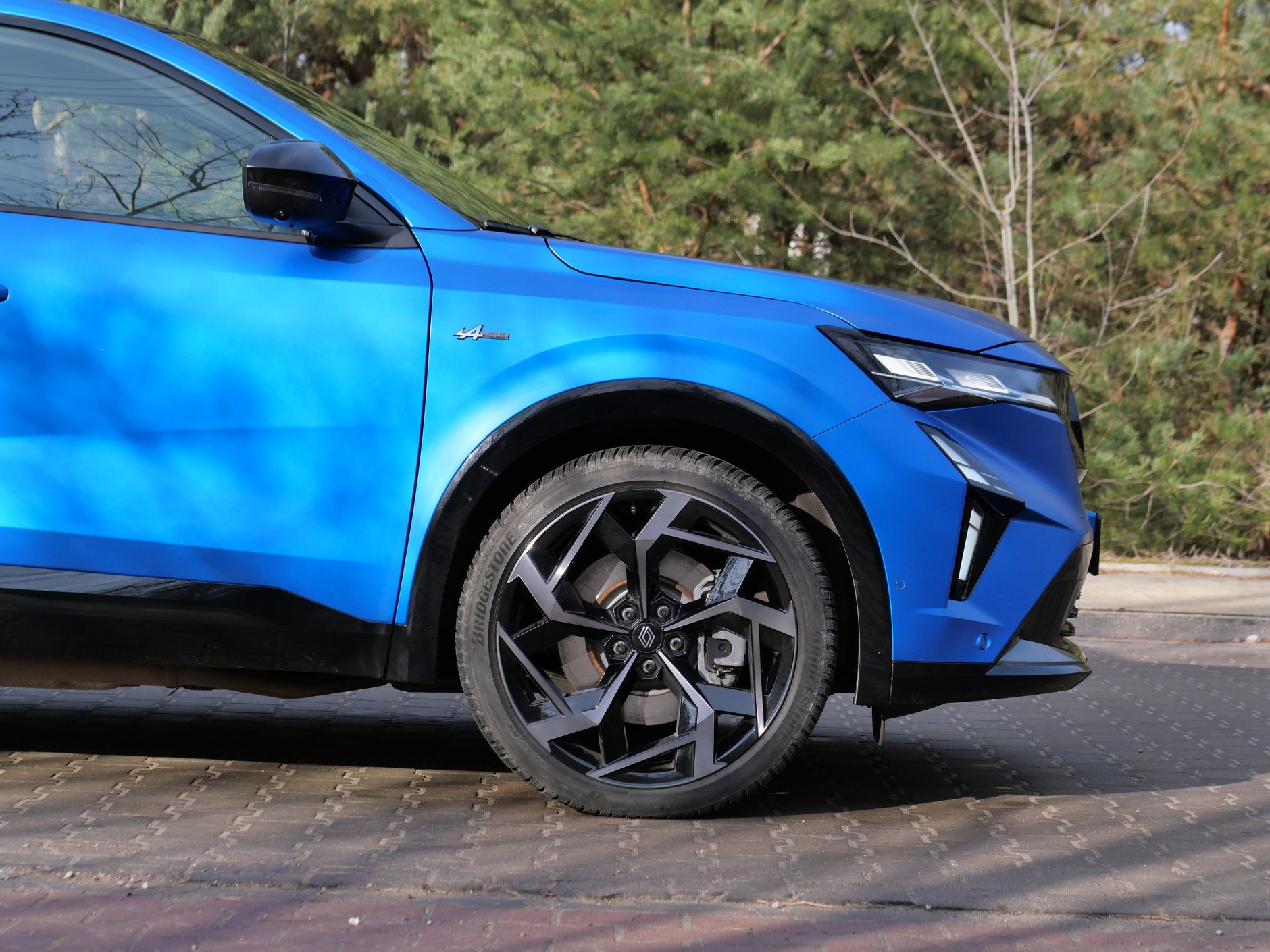 Renault Rafale e-Tech 4x4 300: 21-calowe koła wyglądają efektownie, ale praktyczne nie są