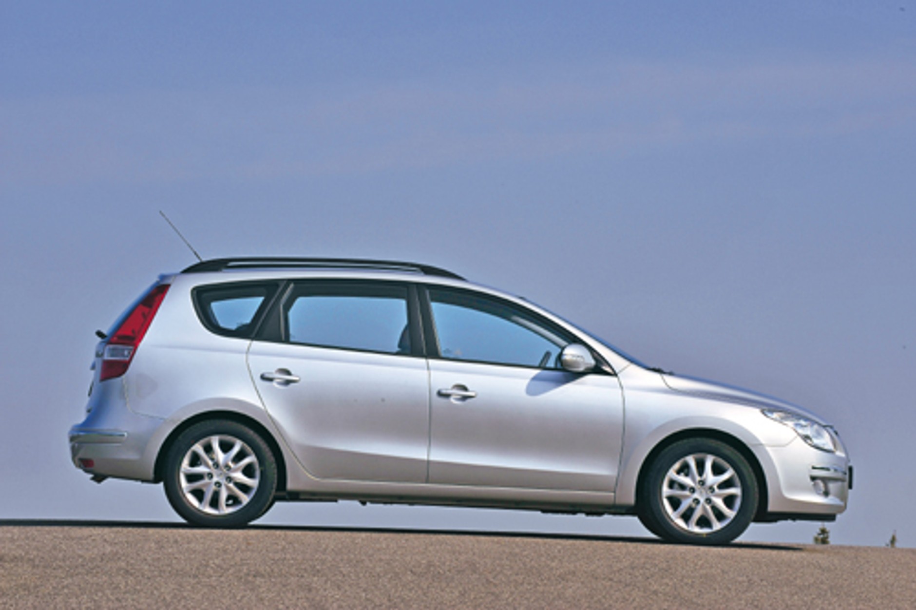 Hyundai i30 CW kontra VW Golf Variant i Peugeot 308 SW - Golf poważnie zagrożony