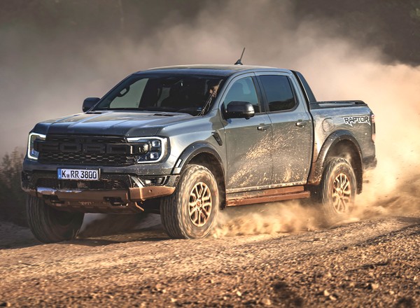 Mocny w terenie, szybki na asfalcie – test nowego Forda Rangera Raptor