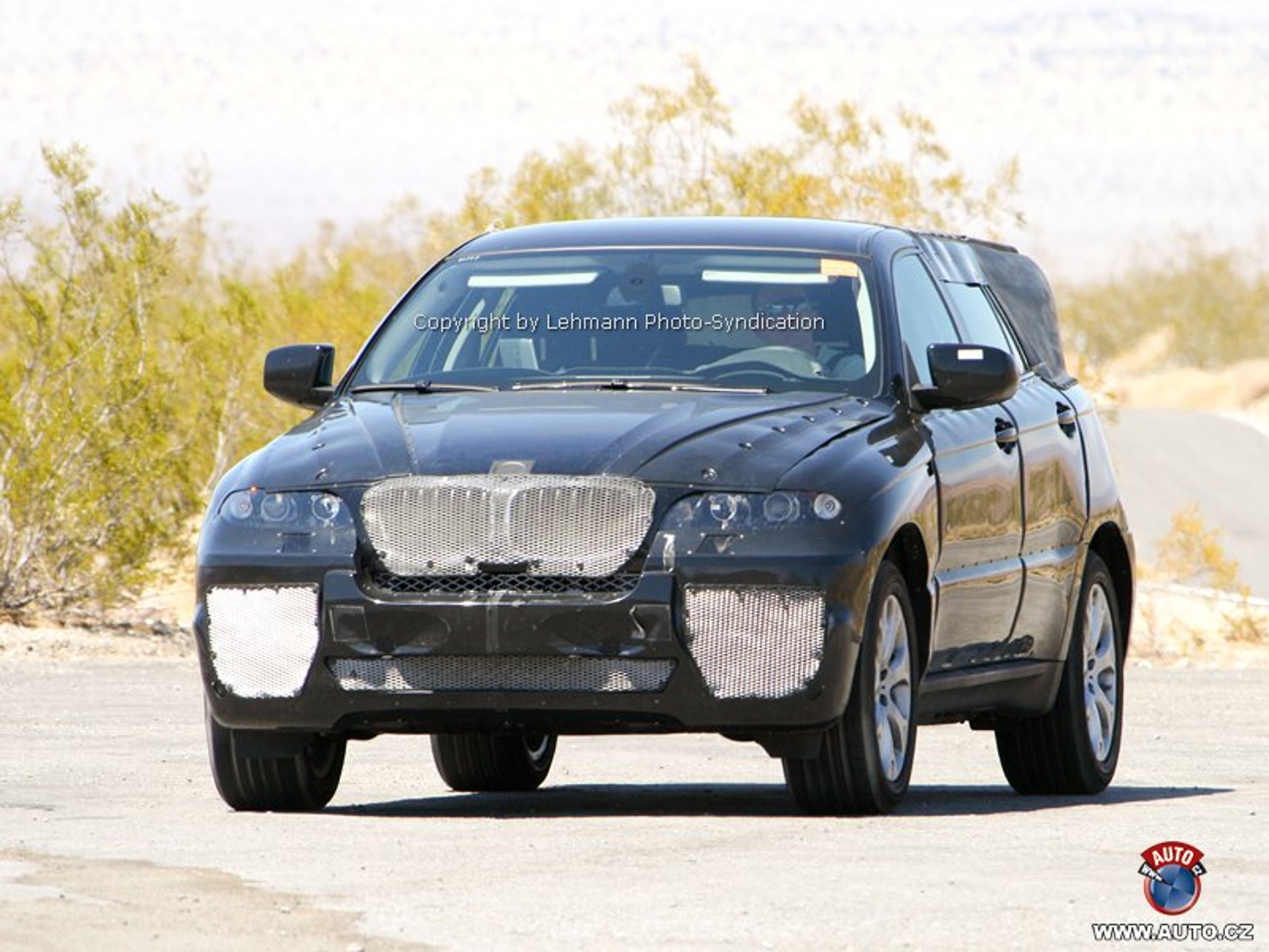 Zdjęcia szpiegowskie: BMW X6 – duże terenowe „coupe” na horyzoncie