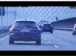 Jechała "na zderzaku" z prędkością 173 km na godz. O krok od tragedii na A8 [WIDEO]