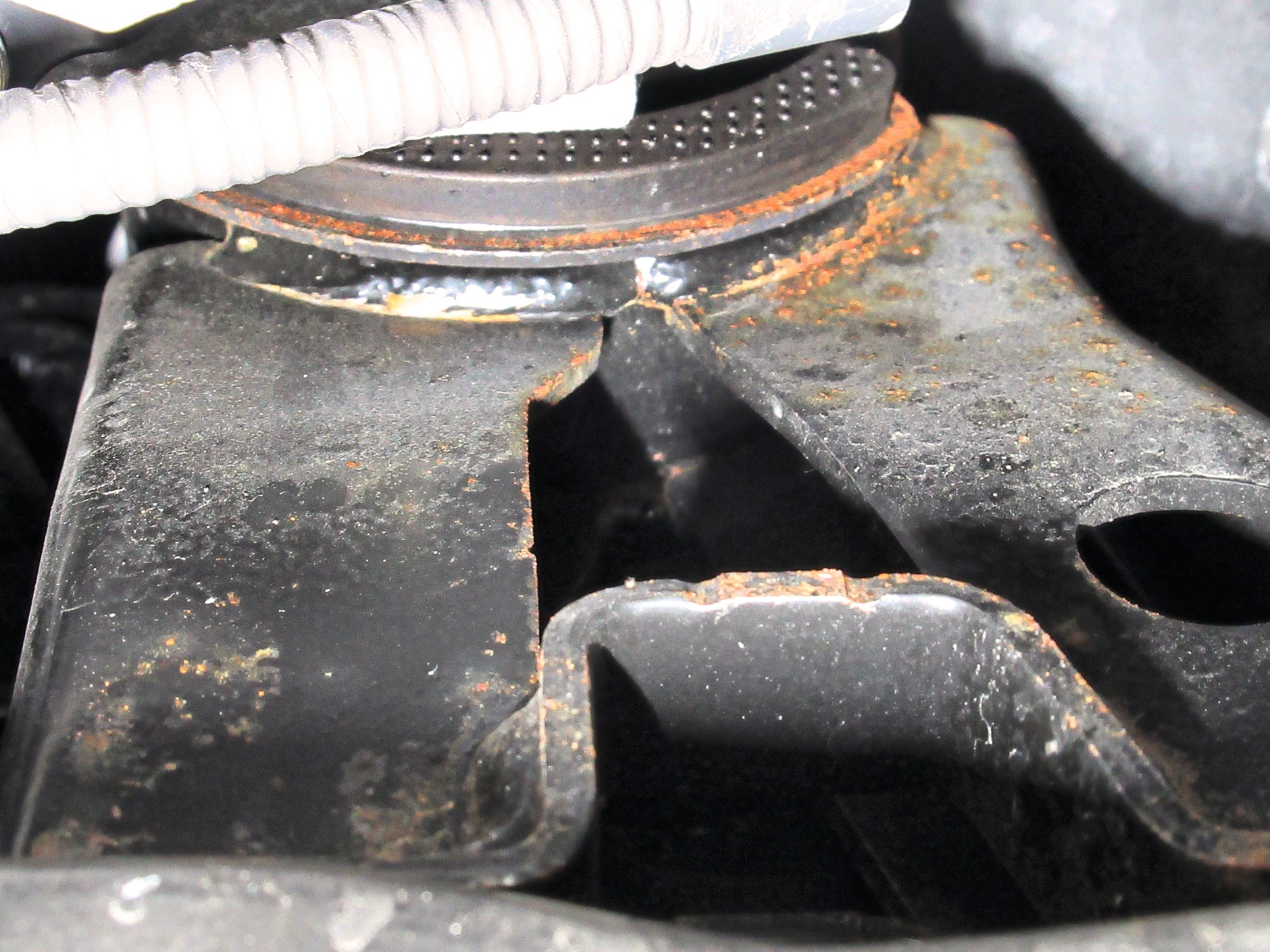 Toyota Mirai: rdza na elementach zawieszenia. Za wcześnie!