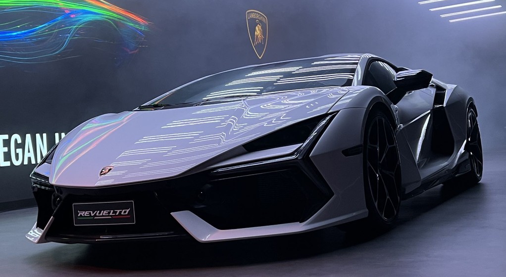 Lamborghini Revuelto
