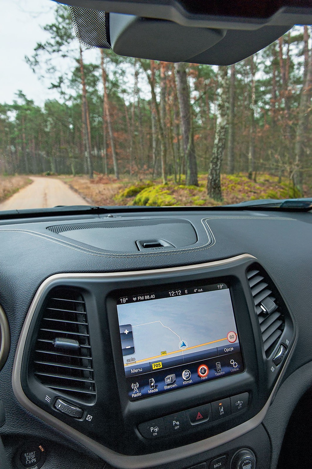 Mazowsze nieznane zza kierownicy Jeepa Cherokee