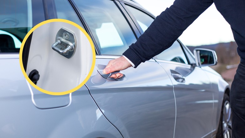 Hak przy drzwiach samochodu ma kilka zastosowań