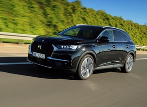 DS 7 Crossback E-Tense 4x4 – hybryda nie musi być nudna