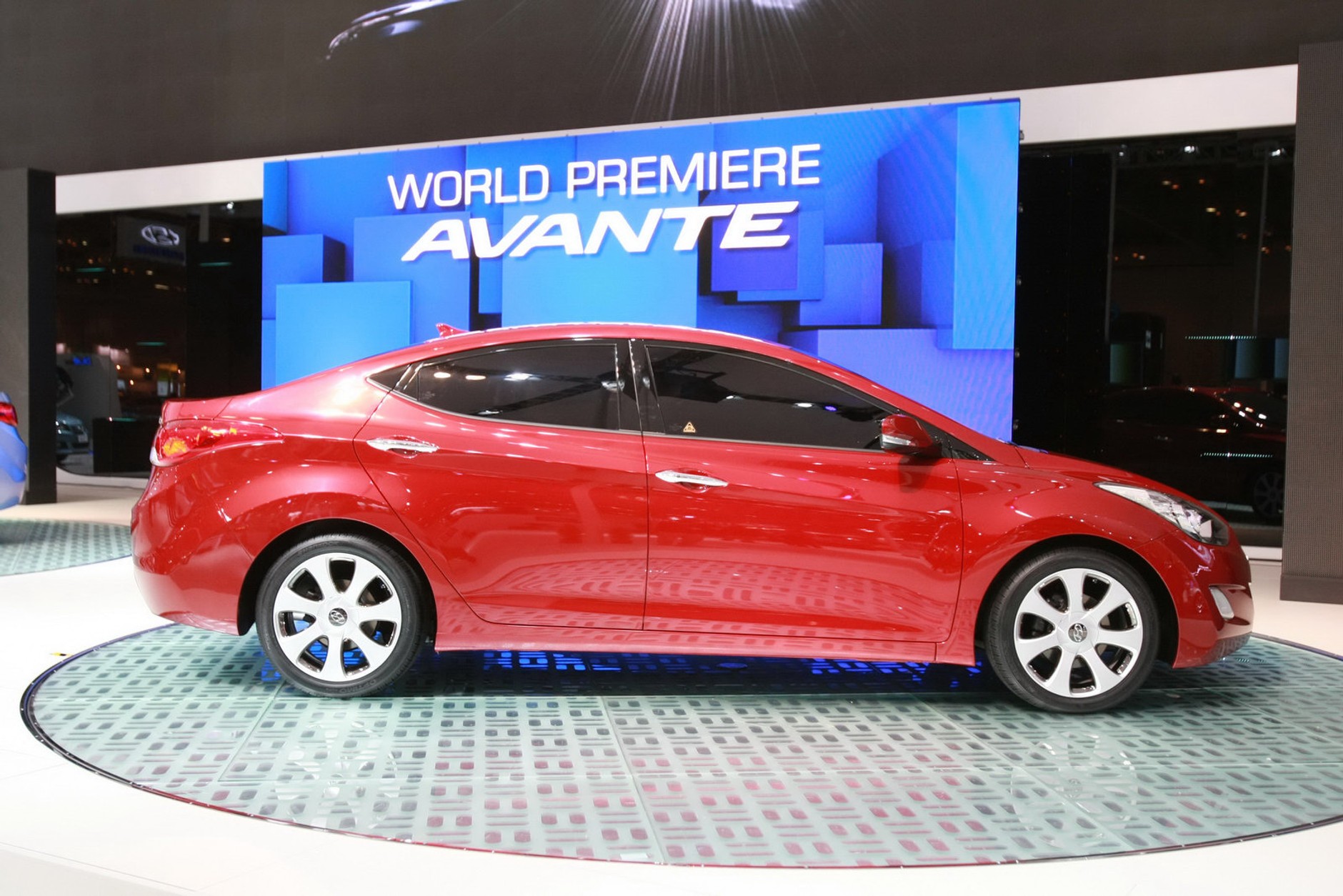 Busan Motor Show 2010: Hyundai Elantra/Avante – premiera nowej generacji