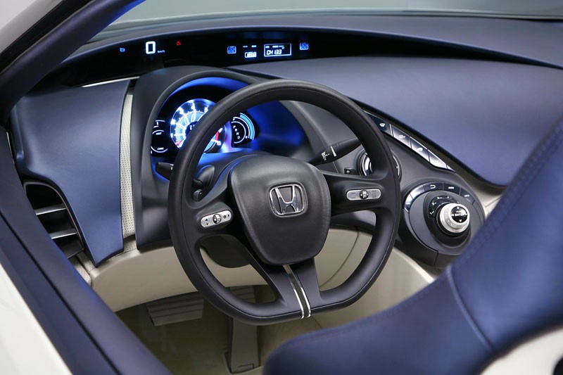 Honda OSM: dwa miejsca, wiatr we włosach i małe spalanie