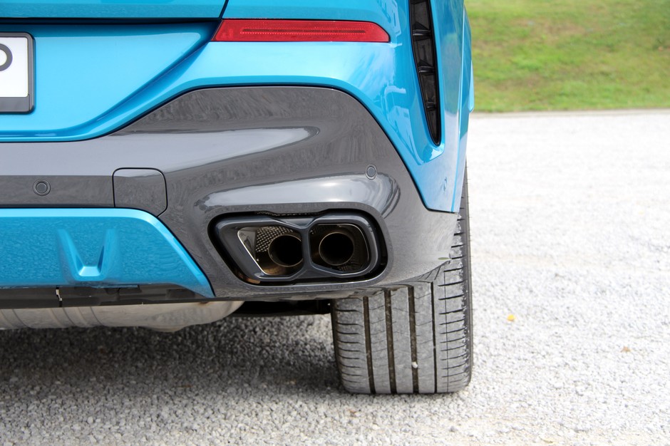 BMW X6 M60i