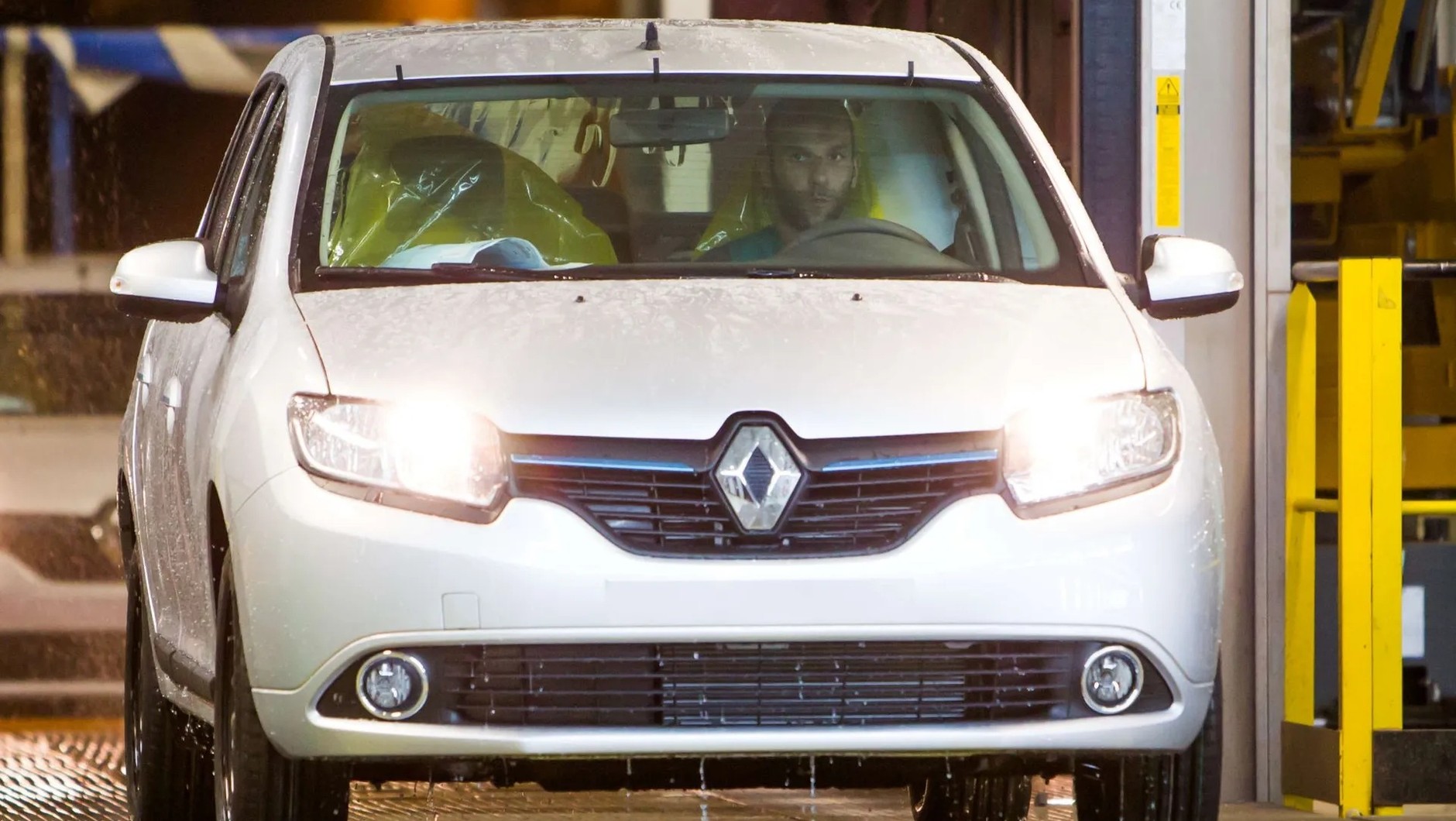 Renault Symbol (u nas: Dacia Logan) wyprodukowane w fabryce w Algierii