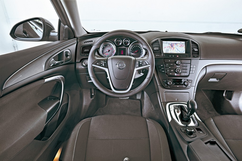 Honda Accord Tourer kontra Opel Insignia Sports Tourer i Toyota Avensis Wagon - Kombi w pogoni za stylem