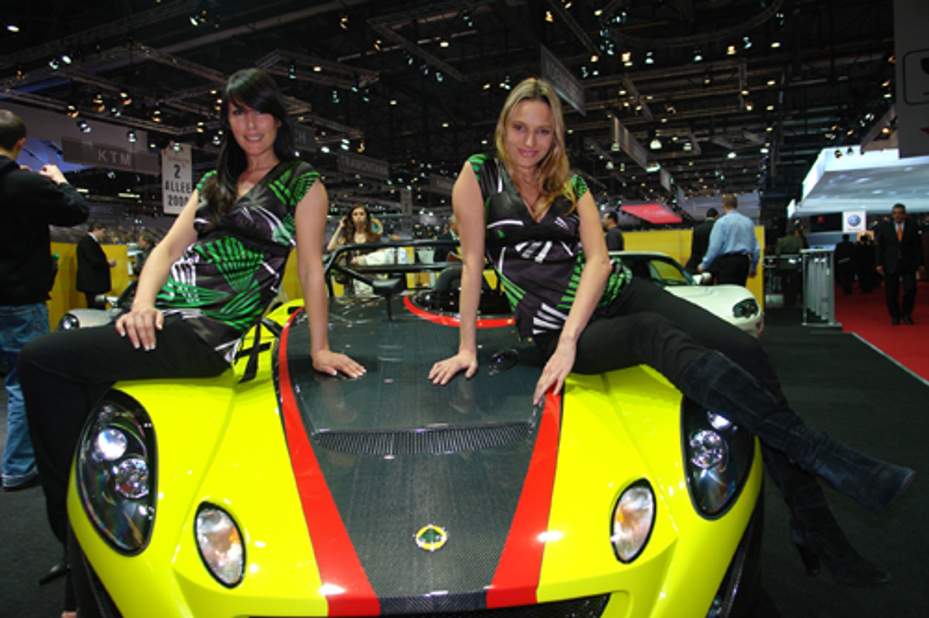 Dziewczyny Geneva Motor Show