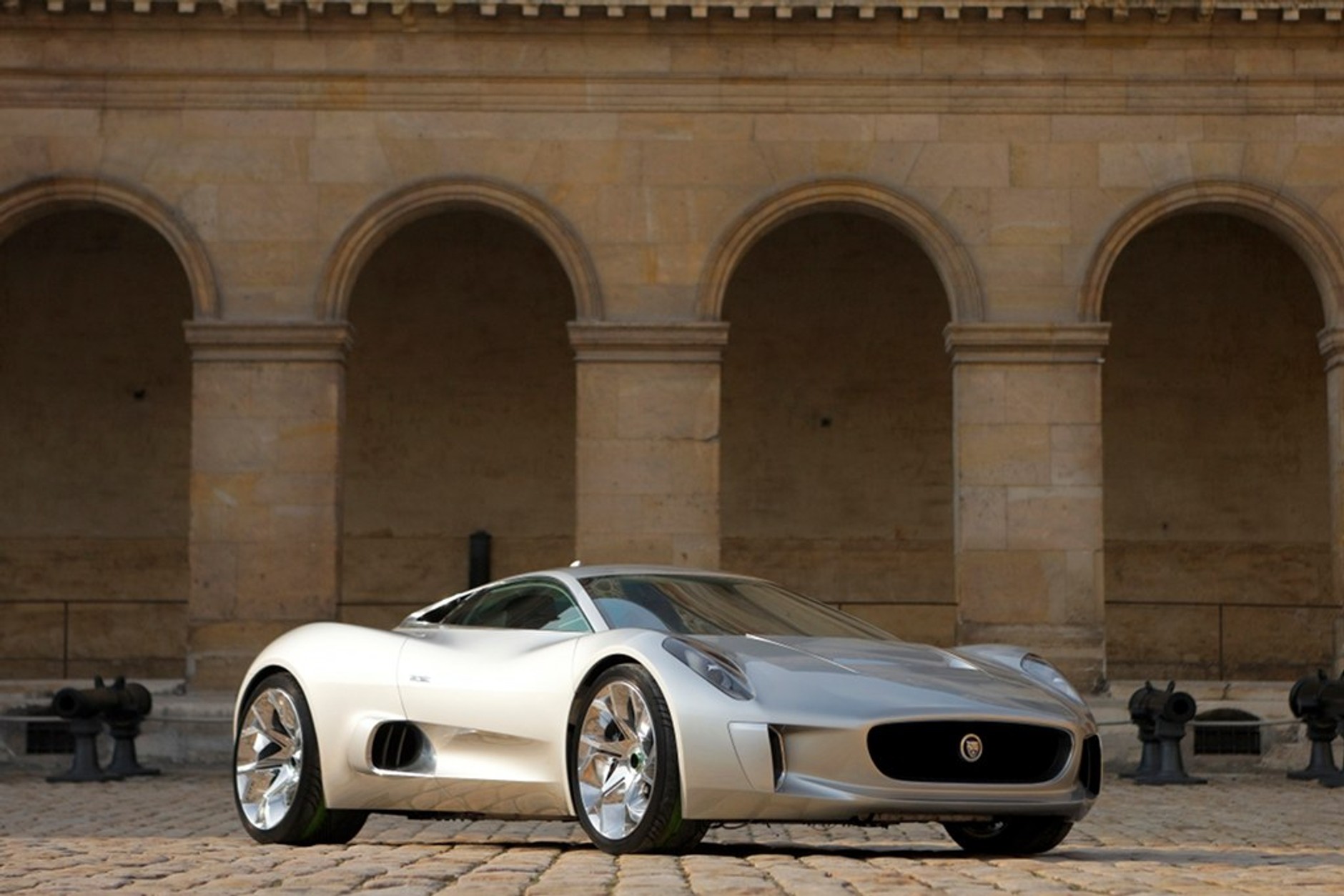 Supersportowy Jaguar trafi do produkcji