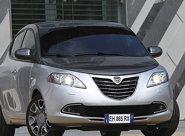 Nowa Lancia Ypsilon trafia do salonów