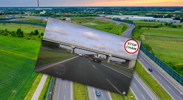 Opona od ciężarówki leżała na środku autostrady. Kierowca Mazdy zobaczył ją w ostatniej chwili [WIDEO]
