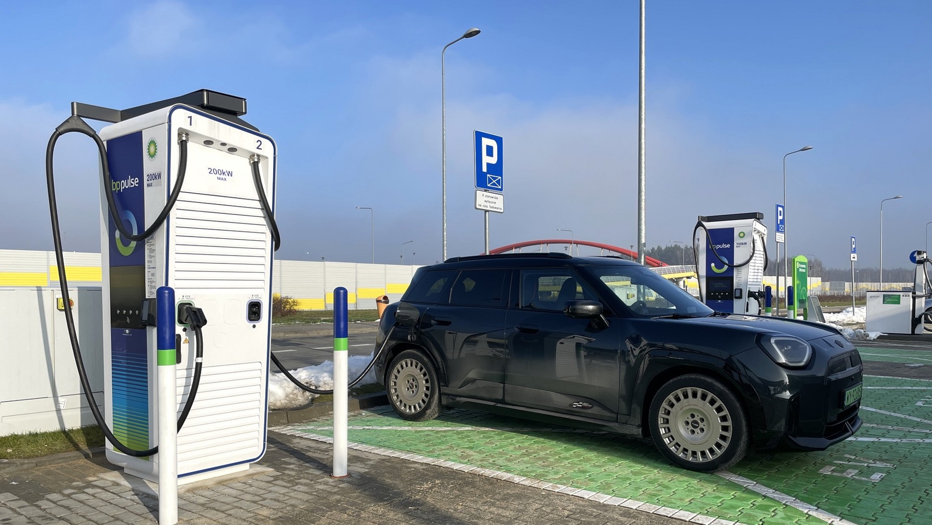 Ładowanie samochodu elektrycznego w zimie
