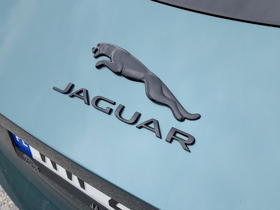 Jaguar F-Type R75