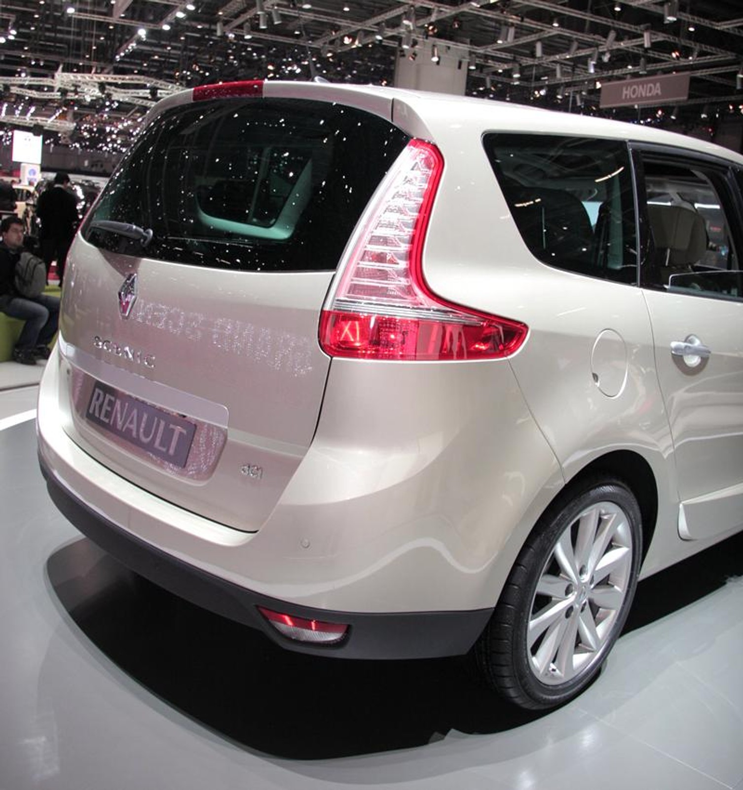 Genewa 2009: Renault Scénic – trzecie wydanie