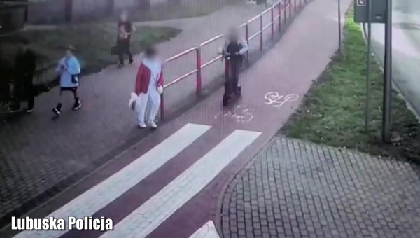 Kobieta weszła prosto pod jadącą hulajnogę w Zielonej Górze [Wideo]