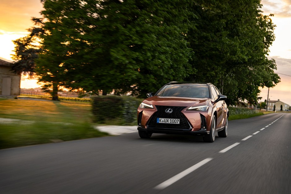 Lexus UX 300h