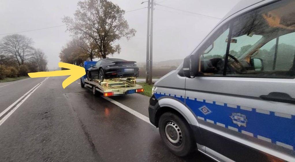 Porsche, które starą lawetą przewoził 25-latek, było kradzione