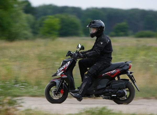 Czy skuter może mieć off-roadową duszę? – test taniego SYM Crox 125