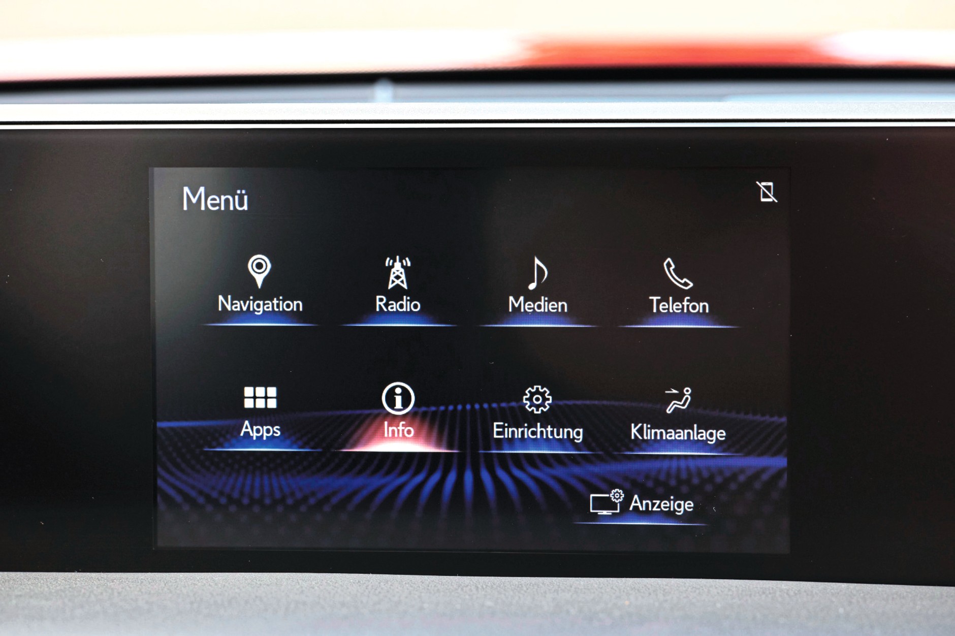 Lexus UX 250h: menu jak sprzed 15 lat w prawie nowym aucie. 