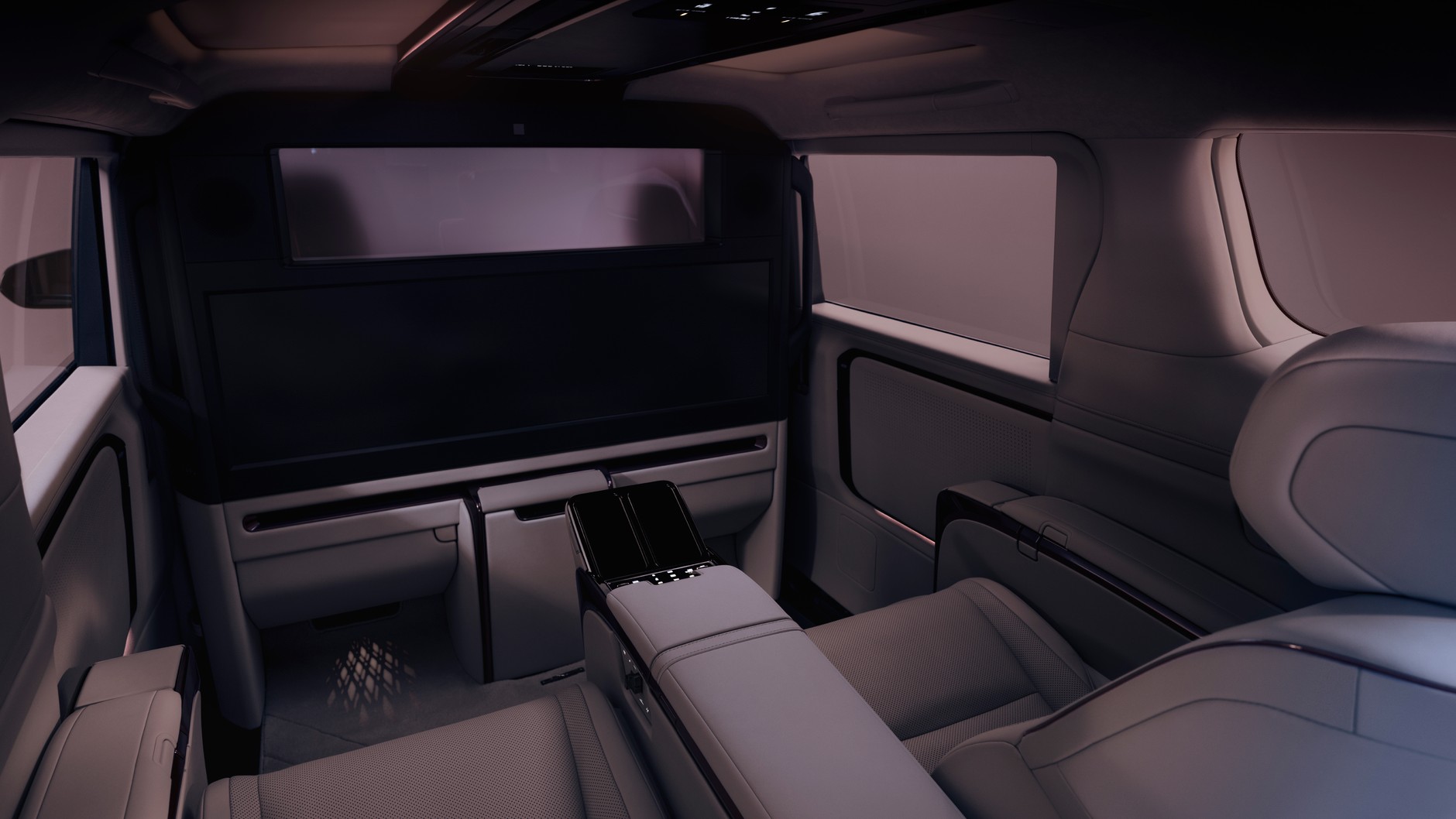 Lexus LM 350h. Ekskluzywny van z Azji debiutuje w Europie