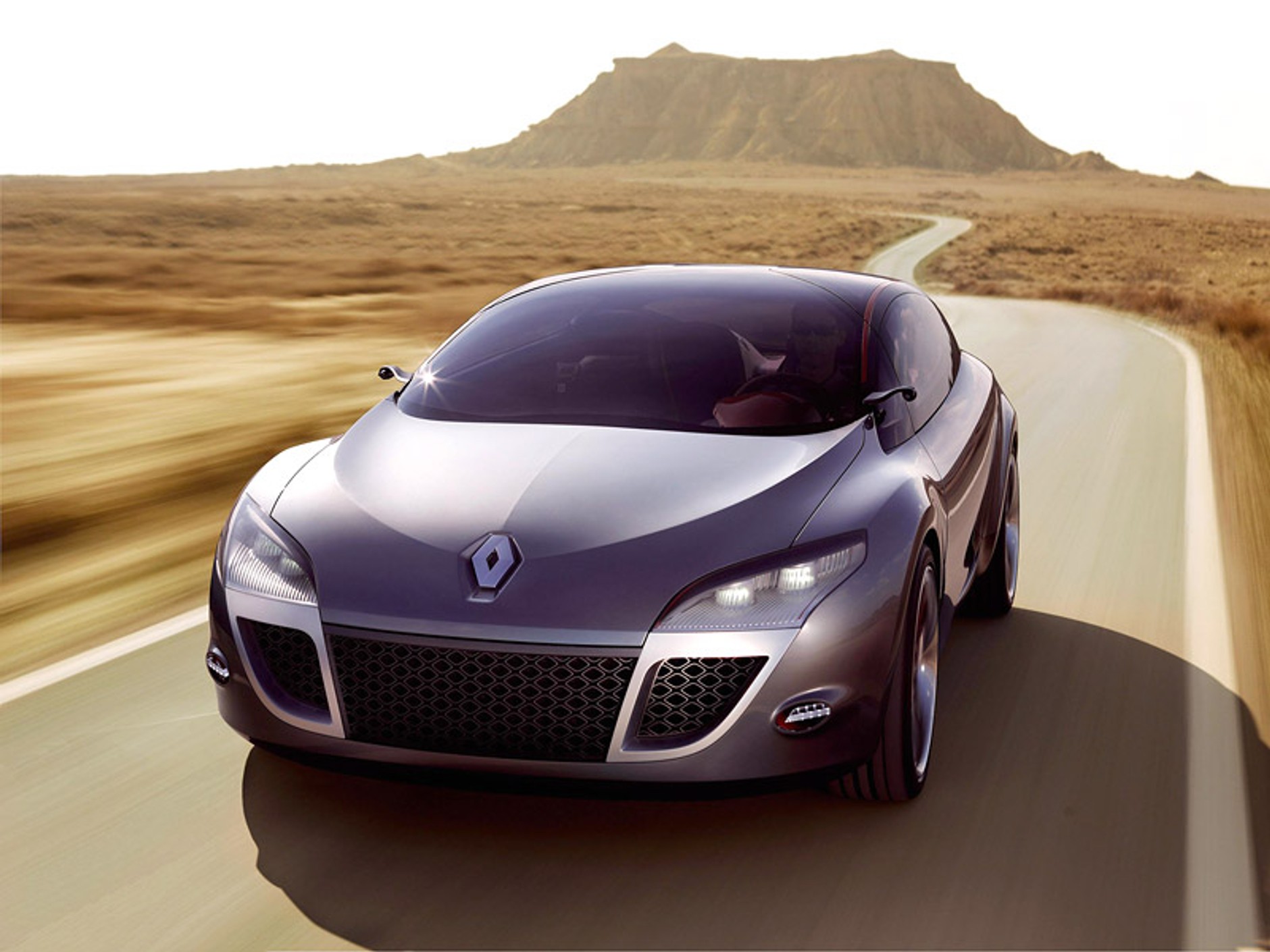 Genewa 2008: Renault Megane Coupe Concept - rewolucja! (fotogaleria + wideo)