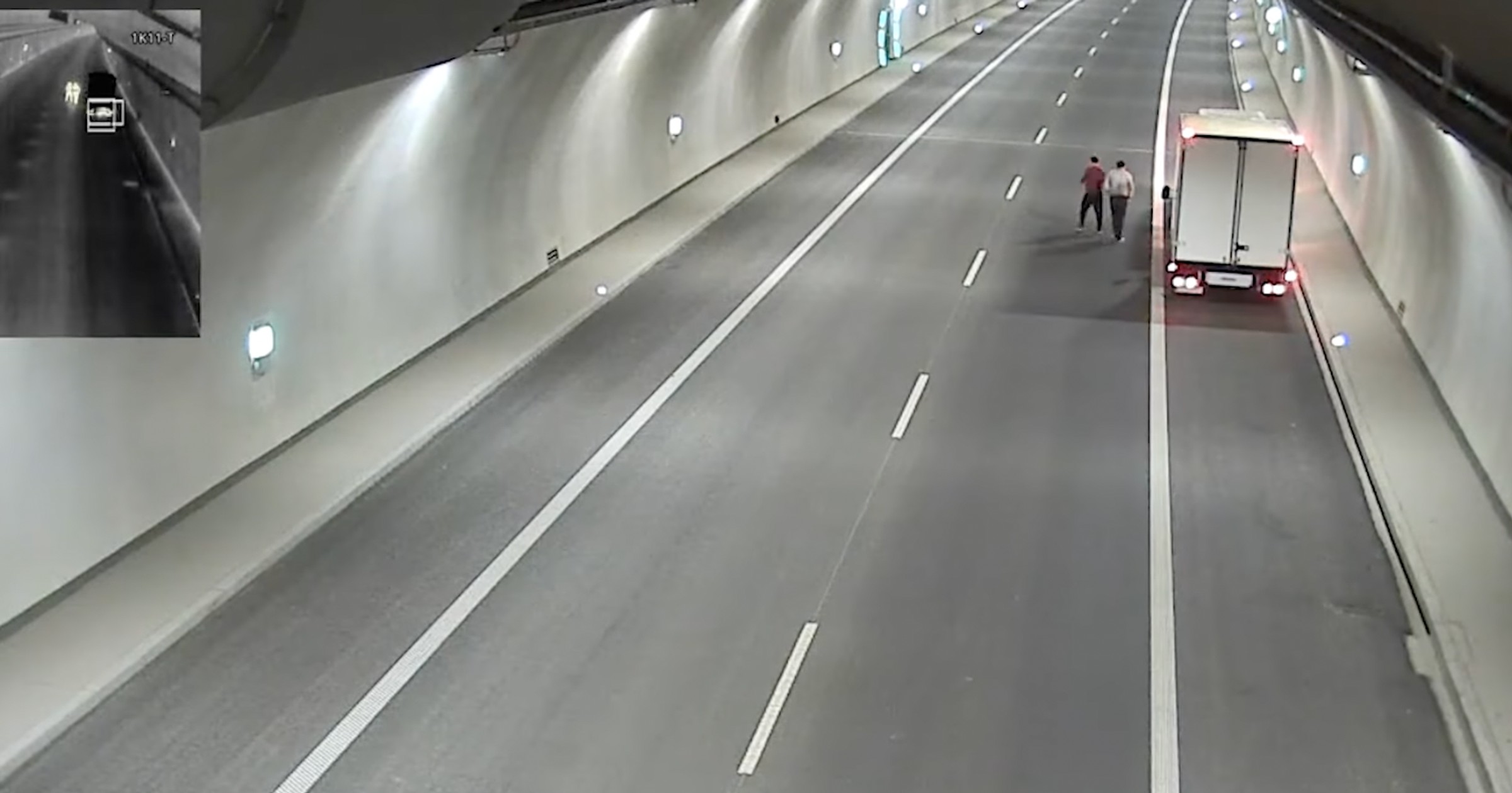 Bezmyślne zachowania kierowców w tunelu na S7 Naprawa - Skomielna Biała