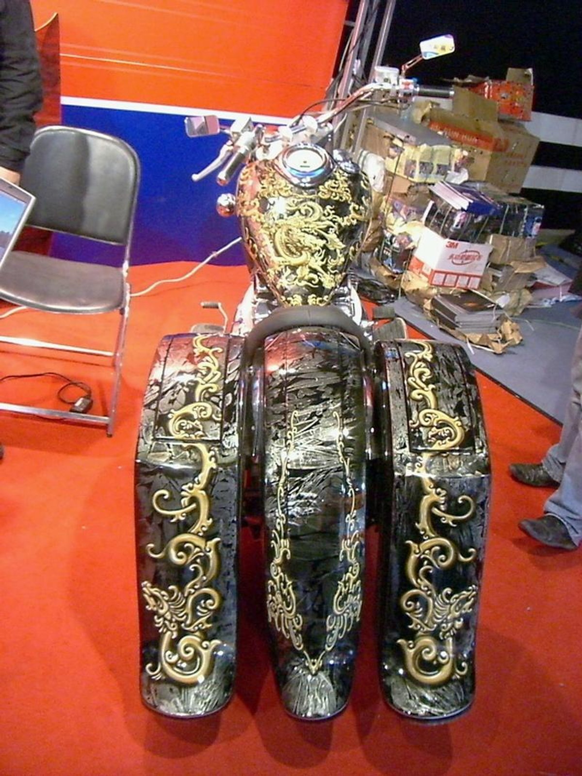 Pekin 2006 - fotogaleria z salonu oraz piękne modelki