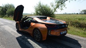 BMW i8 Roadster – samochód na pokaz | TEST