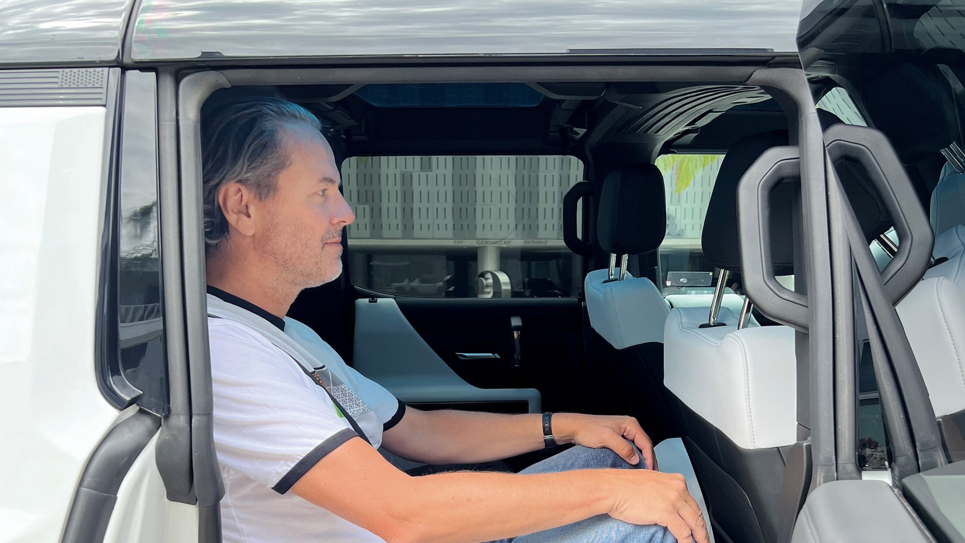 W drugim rzędzie sporo miejsca, ale nie przesadnie. Za to dużo przestrzeni nad głową