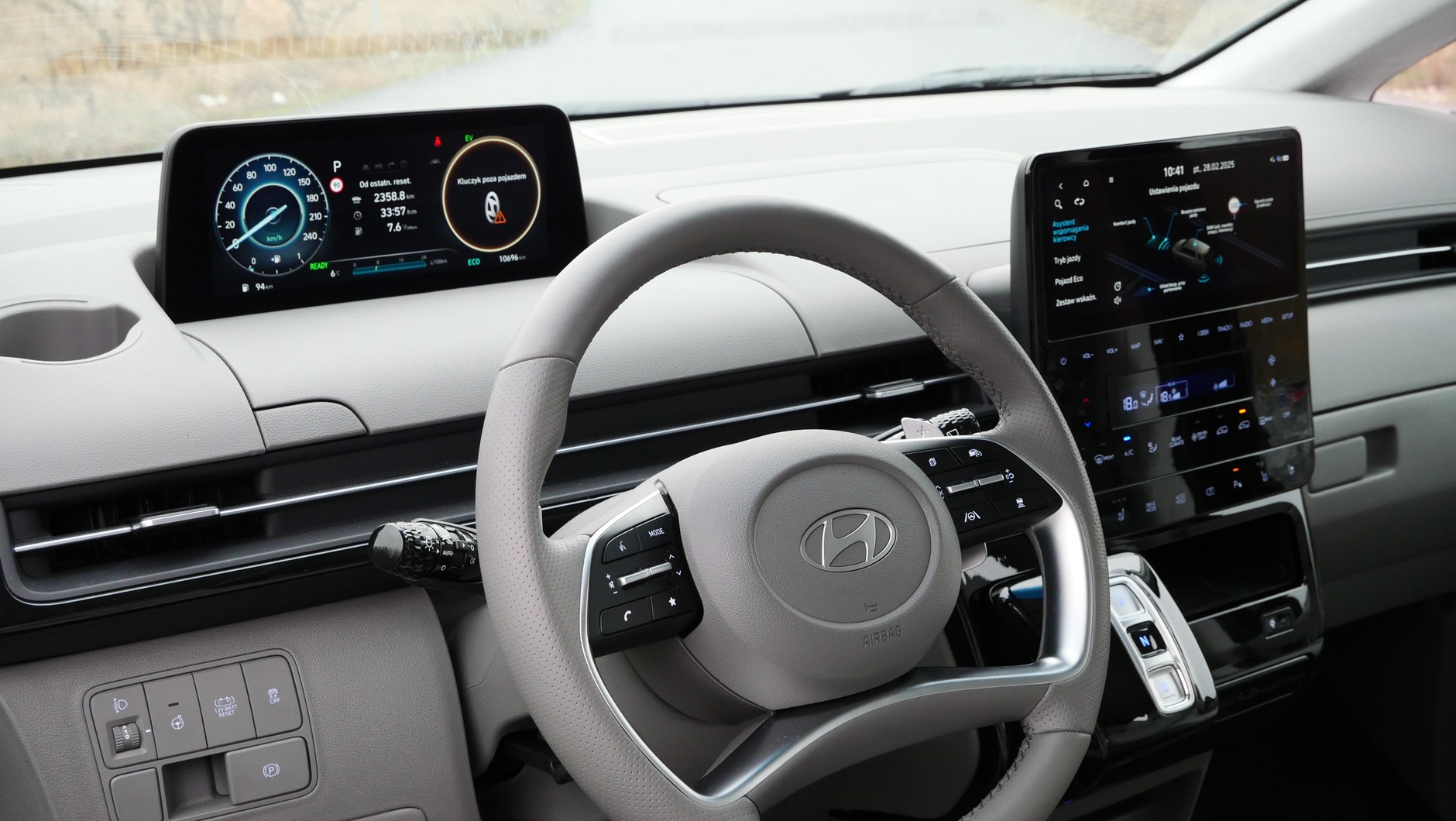 Hyundai Staria 1.6 T-GDi HEV (225 KM) Luxury