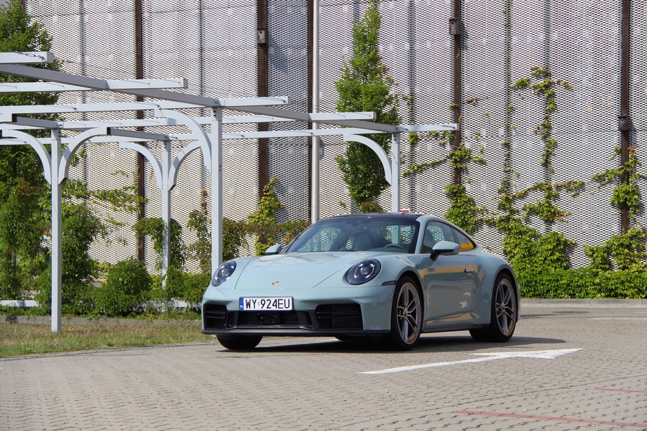 Porsche 911 Carrera (992.2)