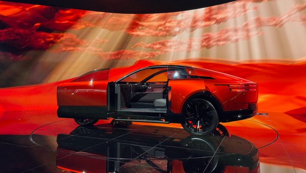 Widziałem z bliska nową luksusową markę Toyoty. Na Century liczy cała Japonia